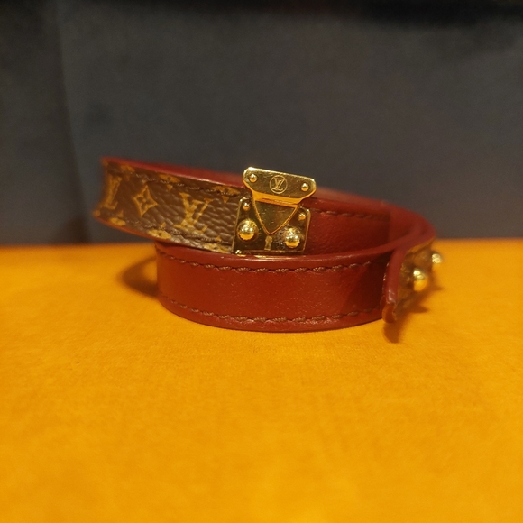 Louis Vuitton Double Wrap Lock It Monogram & Berry Bracelet - Picture 3 of 12